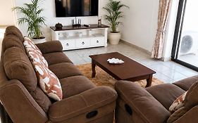 504 Amazibu Holiday Flat- Paradise On The Beach